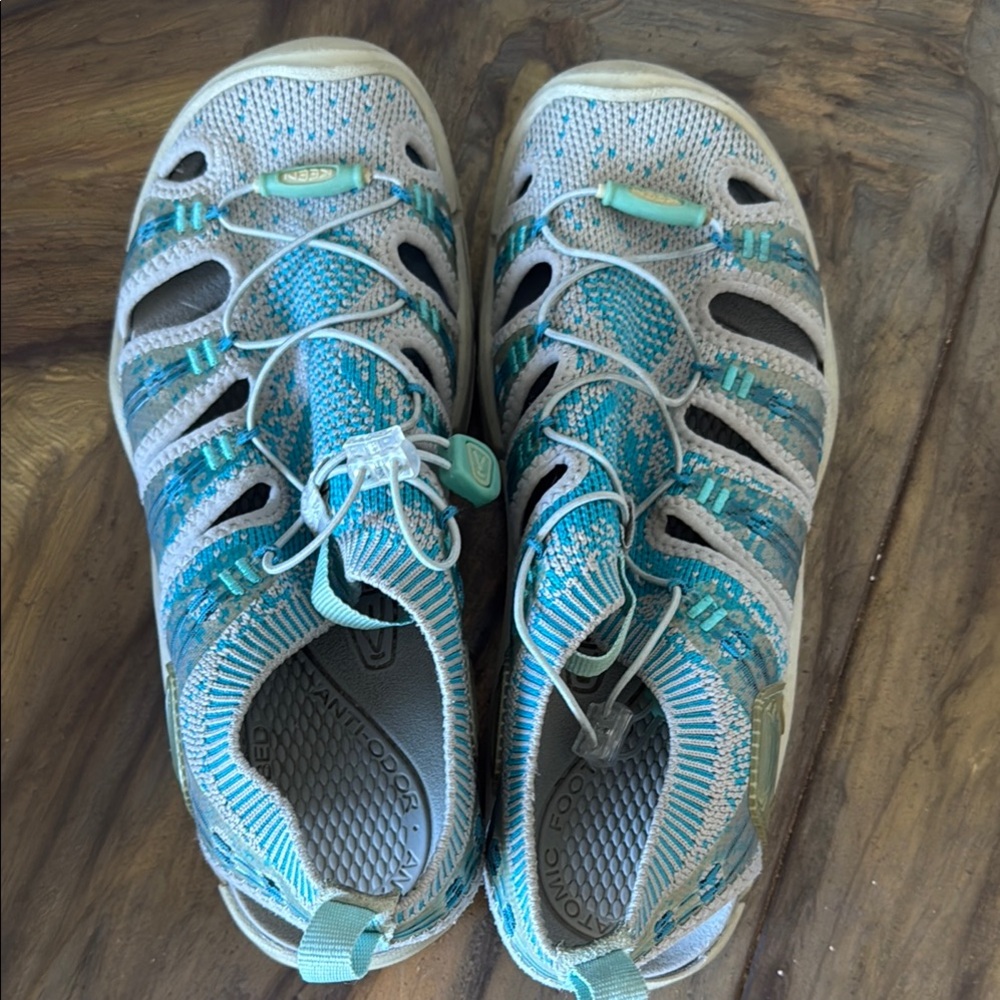 Keen Women's Aqua Teal and Cream Sport Sandals